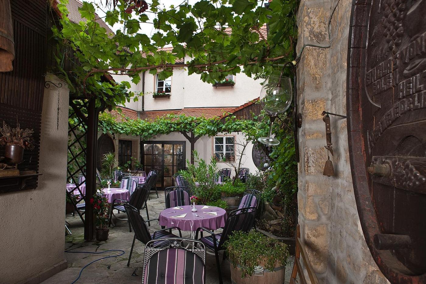 Hotel Altdeutsche Weinstuben Freyburg Exterior photo